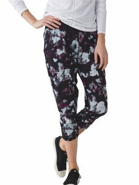 LULULEMON Tranquil Crop Pants Kara Blossom Multi Black Size 8